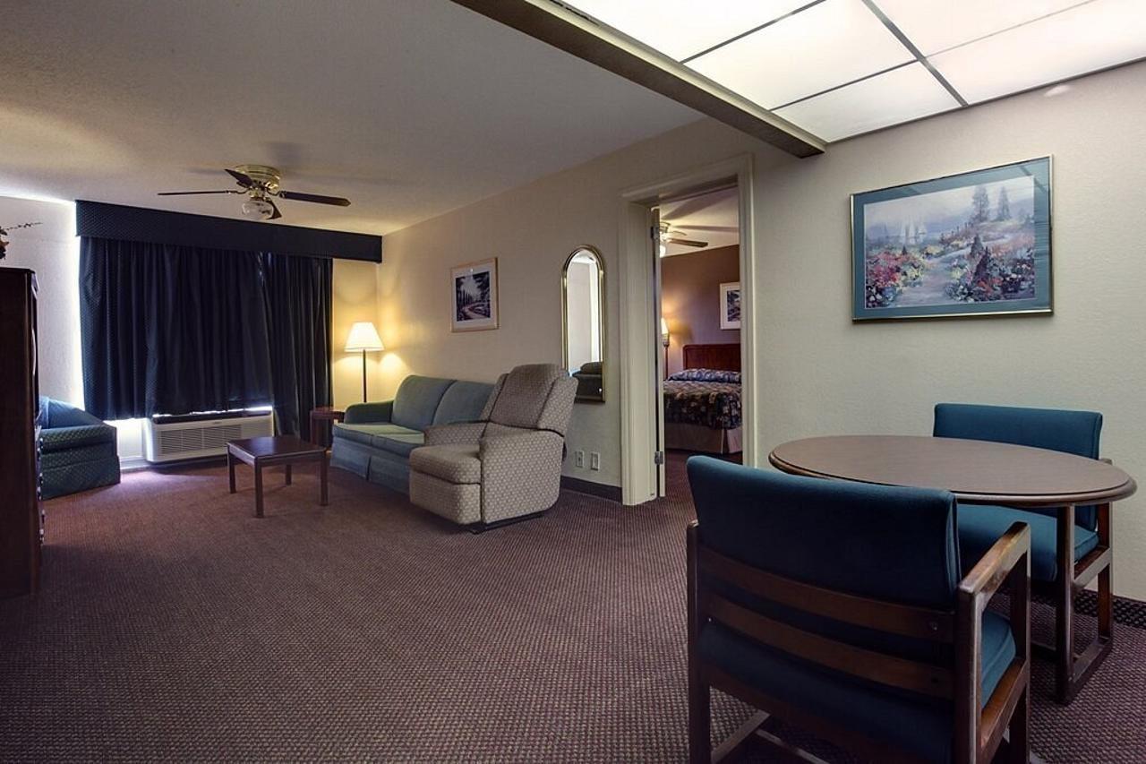 Americas Best Value Inn Marshall Bel Air Екстер'єр фото